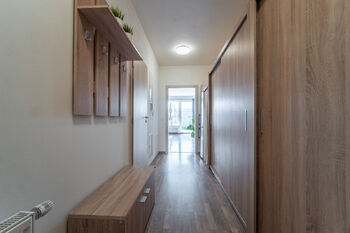 Pronájem bytu 1+kk v osobním vlastnictví 43 m², Praha 10 - Uhříněves
