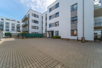 Pronájem bytu 1+kk v osobním vlastnictví 43 m², Praha 10 - Uhříněves