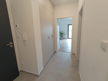 Pronájem bytu 1+kk v osobním vlastnictví 35 m², Praha 10 - Uhříněves