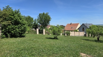 Pozemek 1.368 m2 určený k výstavbě RD - Prodej pozemku 1368 m², Luleč