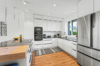Prodej domu 157 m², Chýně