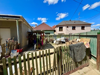 Dvůr - Prodej domu 64 m², Račice-Pístovice
