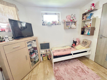 VIZUALIZACE Dětský pokoj - Prodej domu 64 m², Račice-Pístovice