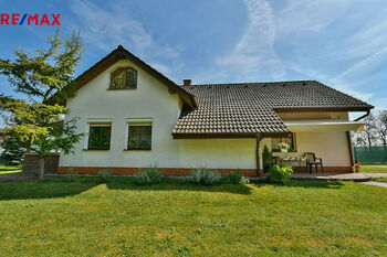 Prodej domu 130 m², Boharyně