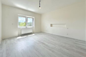 ložnice - Prodej bytu 3+kk v osobním vlastnictví 69 m², Praha 5 - Radlice