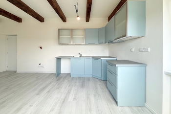 obývací pokoj + kk - Prodej bytu 3+kk v osobním vlastnictví 69 m², Praha 5 - Radlice