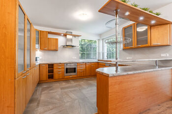 Pronájem domu 280 m², Průhonice