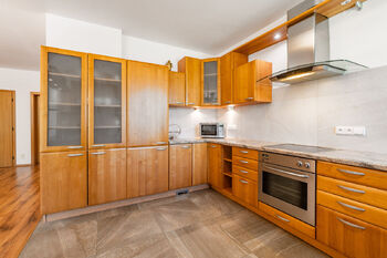 Pronájem domu 280 m², Průhonice