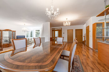 Pronájem domu 280 m², Průhonice