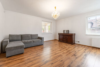Pronájem domu 280 m², Průhonice