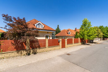 Pronájem domu 280 m², Průhonice