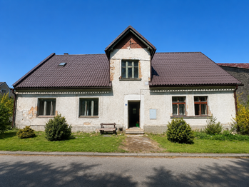 Pohled z návsi - Prodej domu 200 m², Velhartice 