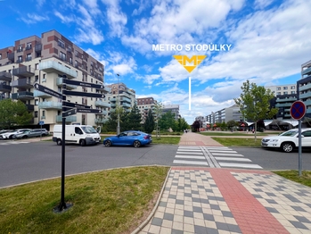 Metro B Stodůlky je doslova pár kroků od domu - Pronájem bytu 3+kk v osobním vlastnictví 70 m², Praha 5 - Stodůlky