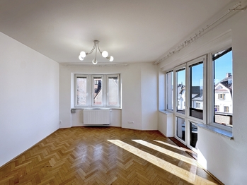 Pokoj 1 - 2.NP - Prodej domu 386 m², České Budějovice
