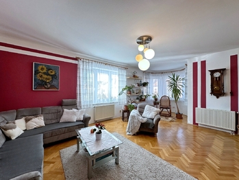 Obývací pokoj - 1.NP - Prodej domu 386 m², České Budějovice