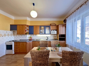 Kuchyně - 1.NP - Prodej domu 386 m², České Budějovice