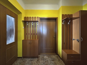 Předsíň - 1.NP - Prodej domu 386 m², České Budějovice