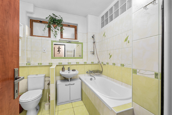Prodej domu 258 m², Husinec