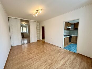 Pronájem bytu 1+1 v družstevním vlastnictví 30 m², Praha 6 - Veleslavín