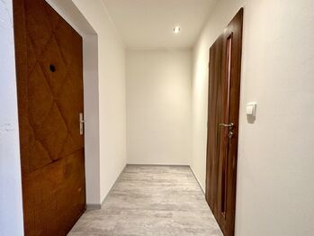 Pronájem bytu 1+1 v družstevním vlastnictví 30 m², Praha 6 - Veleslavín