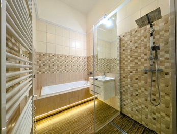 koupelna ... - Pronájem bytu 2+kk v osobním vlastnictví 47 m², Havlíčkův Brod