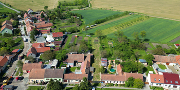 Pronájem pozemku 992 m², Nesvačilka