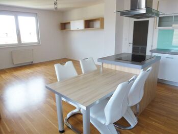 Pronájem bytu 3+kk v osobním vlastnictví 90 m², Praha 9 - Čakovice