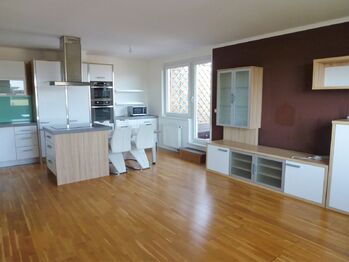 Pronájem bytu 3+kk v osobním vlastnictví 90 m², Praha 9 - Čakovice