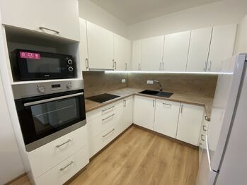 kuchyňský kout - Pronájem bytu 1+kk v osobním vlastnictví 45 m², Plzeň 