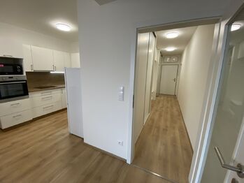 předsíň - Pronájem bytu 1+kk v osobním vlastnictví 45 m², Plzeň