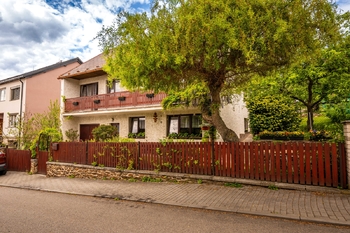 Prodej domu 306 m², Husinec