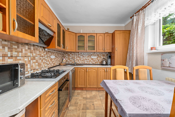 Prodej domu 306 m², Husinec