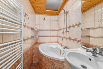 Prodej domu 306 m², Husinec