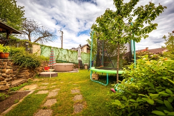 Prodej domu 306 m², Husinec