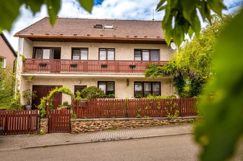 Prodej domu 306 m², Husinec