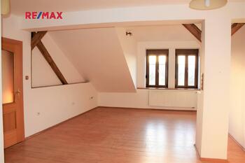 Obývací pokoj s kk - Pronájem bytu 3+kk v osobním vlastnictví 98 m², Klatovy