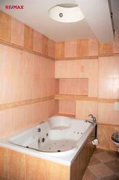 Koupelna - Pronájem bytu 3+kk v osobním vlastnictví 98 m², Klatovy