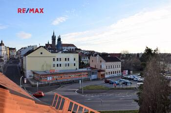 Pohled z okna - Pronájem bytu 3+kk v osobním vlastnictví 98 m², Klatovy