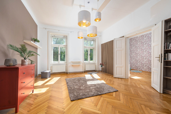 Obývací pokoj - Prodej bytu 3+1 v osobním vlastnictví 127 m², České Budějovice 