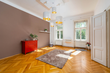 Obývací pokoj - Prodej bytu 3+1 v osobním vlastnictví 127 m², České Budějovice