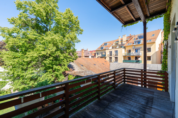 Terasa do vnitrobloku - Prodej bytu 3+1 v osobním vlastnictví 127 m², České Budějovice