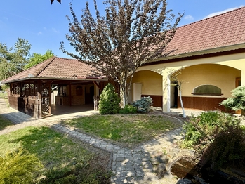 Prodej domu 228 m², Cvrčovice