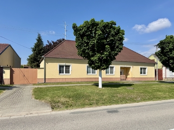 Prodej domu 228 m², Cvrčovice