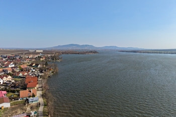 pohled na jezero - Prodej pozemku 814 m², Pasohlávky