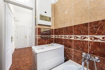 Koupelna - Prodej bytu 2+kk v osobním vlastnictví 48 m², Praha 4 - Nusle