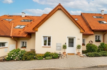 Řadový dům - Prodej bytu 2+kk v osobním vlastnictví 57 m², Netolice 