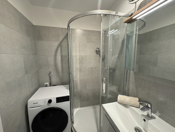 Pronájem bytu 2+1 v družstevním vlastnictví 54 m², Hradec Králové