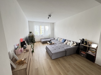 Pronájem bytu 2+1 v družstevním vlastnictví 54 m², Hradec Králové