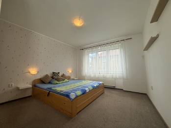 Ložnice - Prodej bytu 3+1 v osobním vlastnictví 59 m², Staňkovice