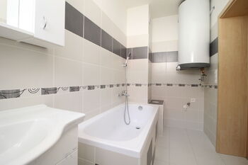 koupelna - Pronájem bytu 2+kk v osobním vlastnictví 58 m², Plzeň